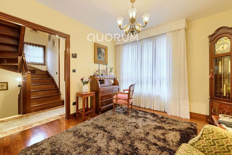 Foto 1829ded3-efba-4655-946e-92c26538d772. Casa a schiera con riscaldamento parcheggio in San Miguel Basauri