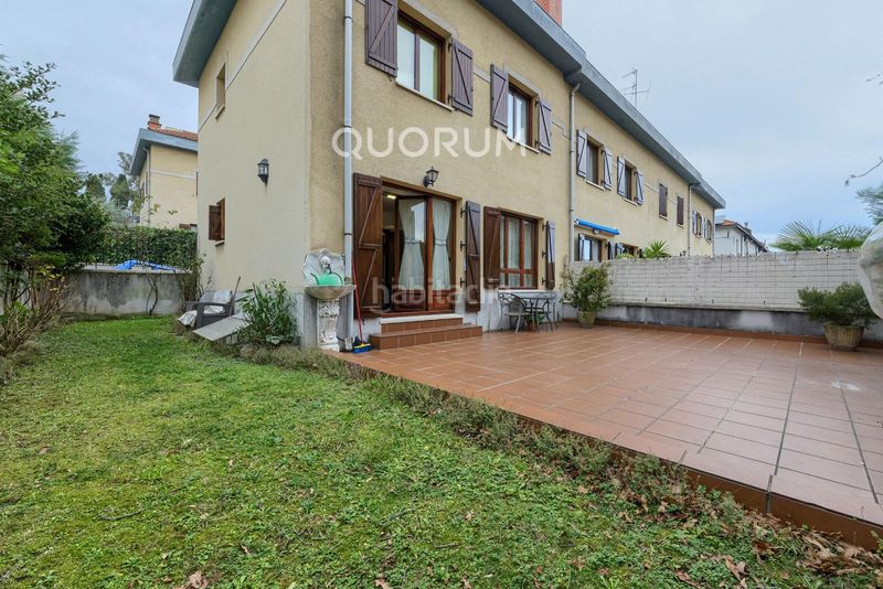 Foto 85aa438e-c53d-4104-93d4-c46274ab9e55. Casa a schiera con riscaldamento parcheggio in San Miguel Basauri