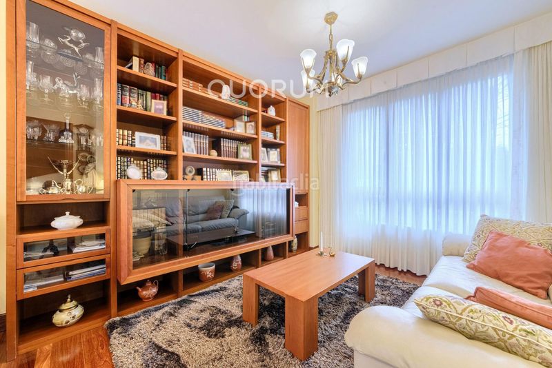 Foto daf7e742-ef8b-4f6e-95e8-b860bf2cf37e. Casa a schiera con riscaldamento parcheggio in San Miguel Basauri