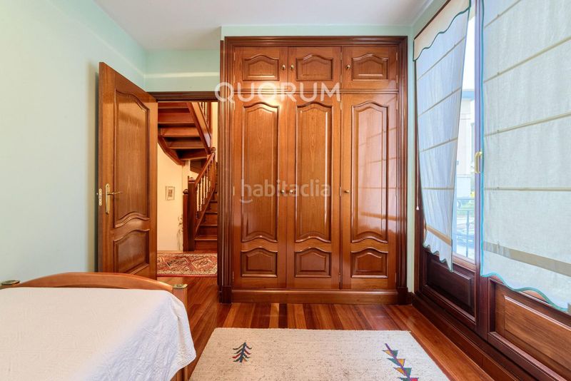 Foto dba6727e-a5d8-4be4-82b6-f6e588182227. Casa a schiera con riscaldamento parcheggio in San Miguel Basauri