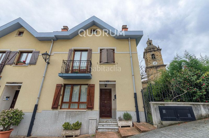 Foto e45c17f7-813b-46b7-be7f-4cd2e71a3318. Casa a schiera con riscaldamento parcheggio in San Miguel Basauri