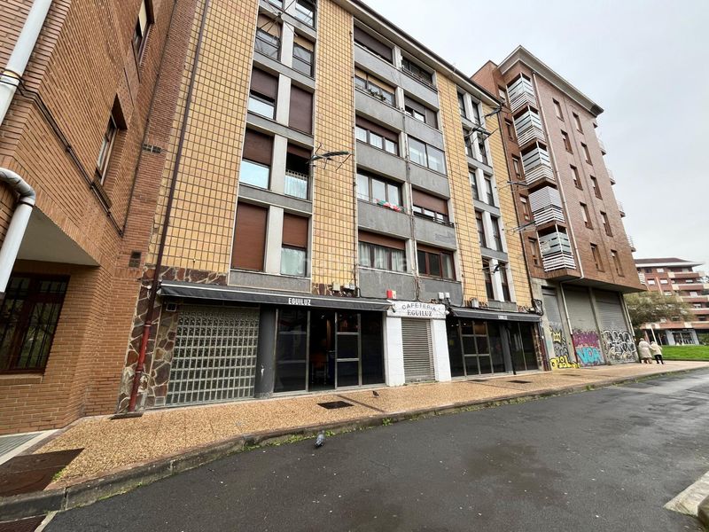 Foto 8fdefd68-ad02-46ae-a987-f4b44a0a16d5. Local comercial a Arrigorriaga