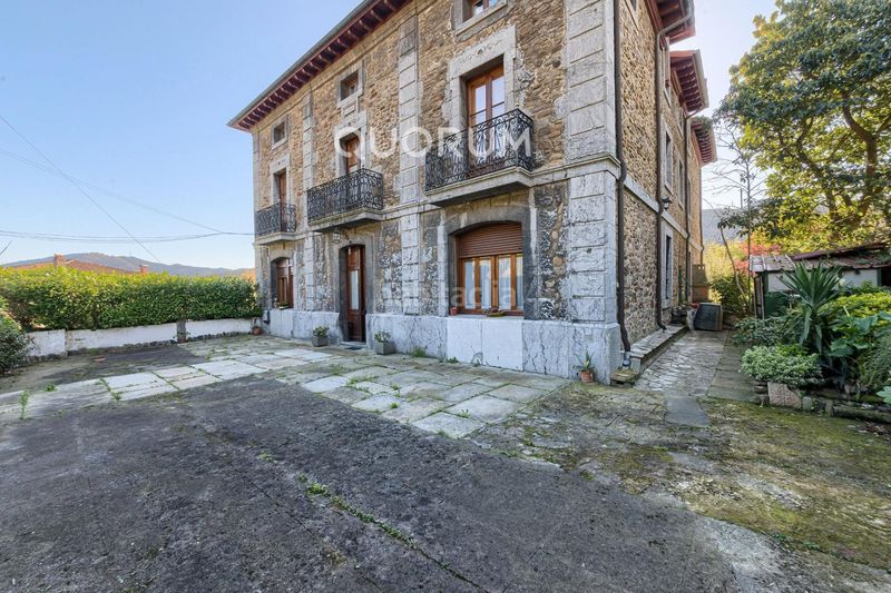 Foto d98fc5ff-a46b-4a5a-8b9c-591f9061b06d. Casa adossada amb calefacció a Arrankudiaga / Zollo