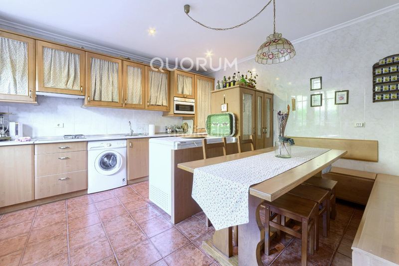 Foto f43df02d-f932-427f-9eac-3c8d06fca6ce. Casa adossada amb calefacció a Arrankudiaga / Zollo