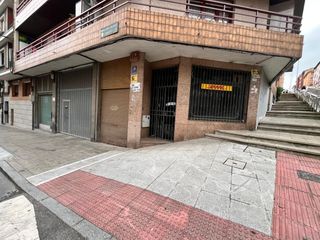 Local Comercial a Kalero-Basozelai. Local diáfano con baños en zona ayuntamientobasozelai