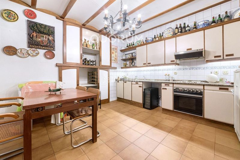 Foto 51840b71-e504-4b2b-bc15-ffce68cc866a. Casa a schiera con riscaldamento parcheggio in Kalero-Basozelai Basauri