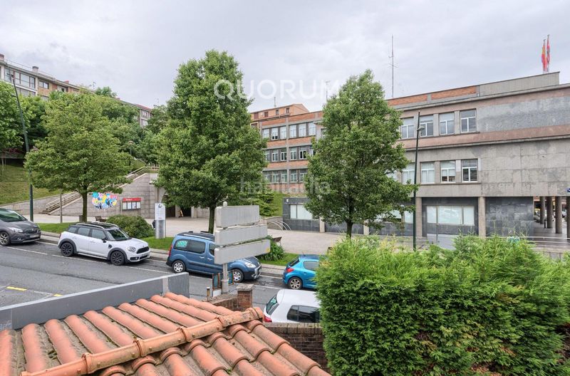 Foto 63b4e1a7-cdd5-4675-a4b7-96012438127d. Casa a schiera con riscaldamento parcheggio in Kalero-Basozelai Basauri