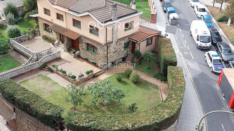 Foto a6b6cc6a-2b63-4154-a81f-3e2efbfe7b6c. Casa a schiera con riscaldamento parcheggio in Kalero-Basozelai Basauri
