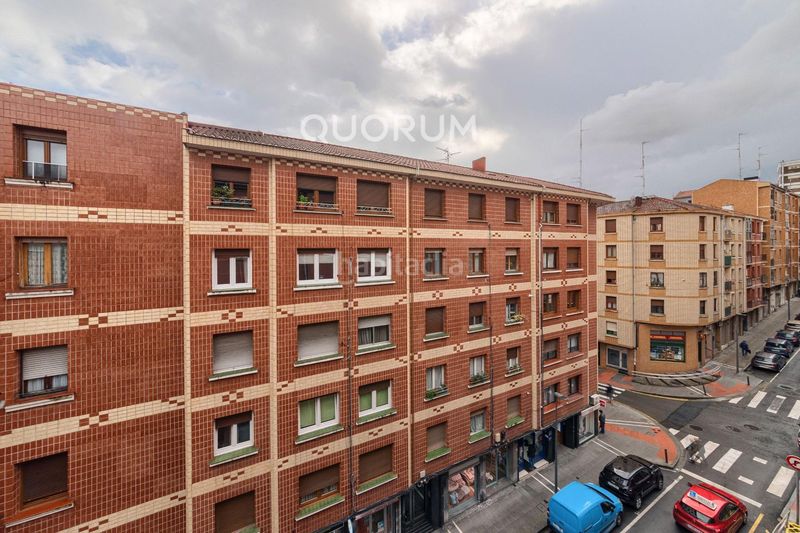 Foto 65d29b2b-7a91-4cab-875b-a0dbdf837033. Flat with heating in Centro-Ariz-Uribarri Basauri
