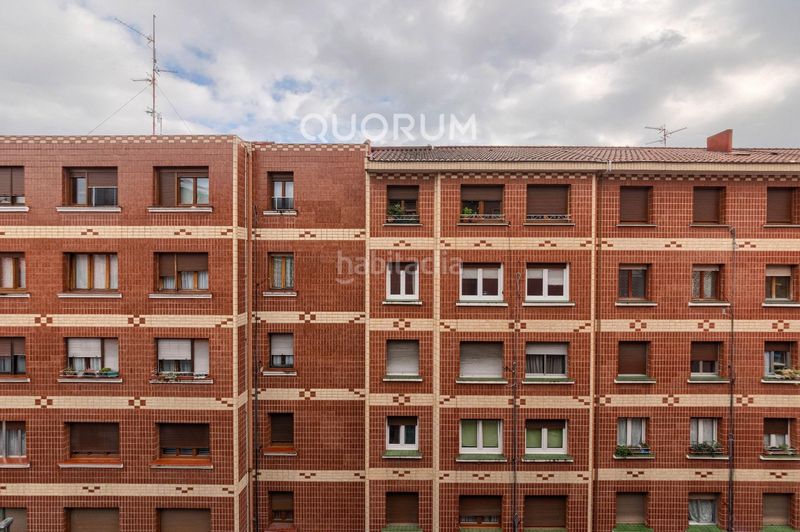 Foto bf409a7f-5b51-4397-996a-a221b27c6fe5. Flat with heating in Centro-Ariz-Uribarri Basauri