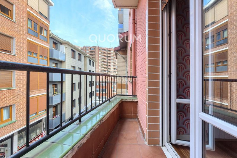 Foto 0285f4cd-4435-4014-82e8-b8af490cc9eb. Flat with heating in Centro-Ariz-Uribarri Basauri