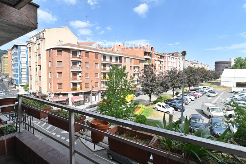 Foto adfaba1e-4ff8-4a92-a94e-b7e6ea585637. Flat in Centro-Ariz-Uribarri Basauri