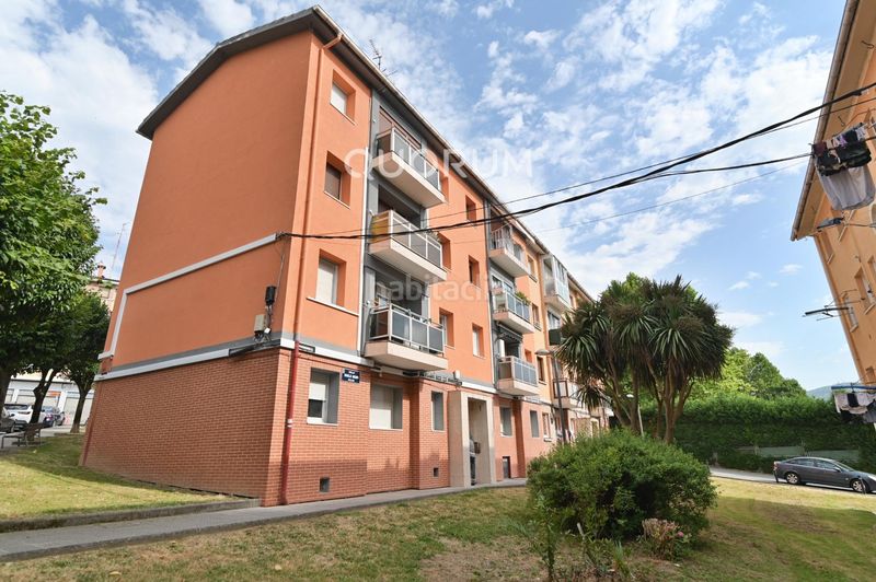 Foto 123bf4f2-7c42-49e6-a57d-f998ceaccd92. Flat with heating in San Miguel Basauri