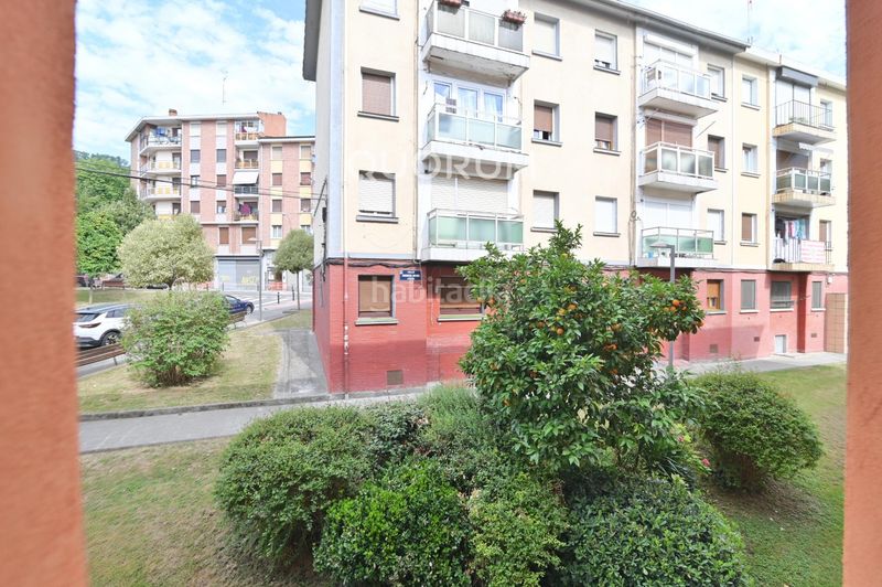 Foto b8ca2525-29b4-414b-9ce5-7f29d1bc40ca. Flat with heating in San Miguel Basauri