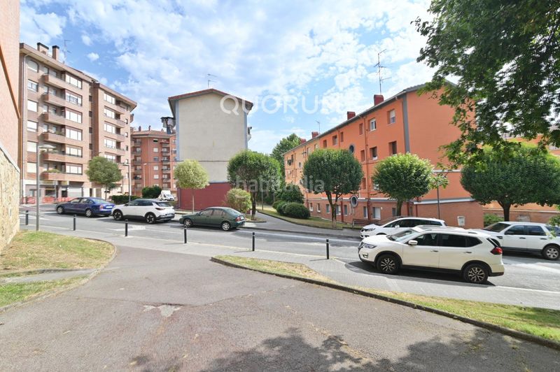 Foto be1ae47c-dce4-46d8-8b4e-d6c6477f3c8f. Flat with heating in San Miguel Basauri