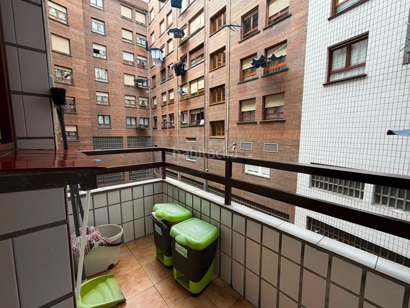 Foto 40fdfd28-13b4-4a96-9823-e1a2cf3595dd. Flat with heating parking in Centro-Ariz-Uribarri Basauri