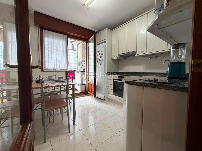 Foto 5abb2ee2-fbb8-4d14-b14d-fabc29f6164a. Flat with heating parking in Centro-Ariz-Uribarri Basauri
