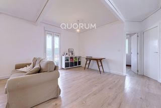 Appartement à Arrigorriaga. Piso reformado con vistas despejadas de 2 dormitorios en zona ku