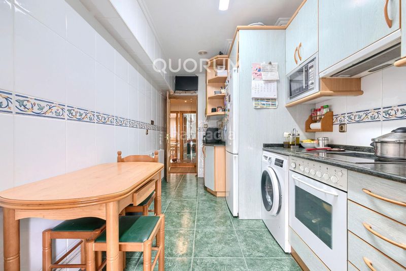 Foto a72b583d-0e48-49d0-807e-56c8527c6684. Flat with heating in Centro-Ariz-Uribarri Basauri