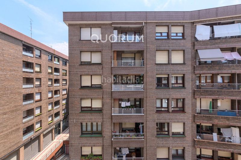 Foto b595ebac-8927-459f-acdf-0027f00ce67a. Flat with heating in Centro-Ariz-Uribarri Basauri