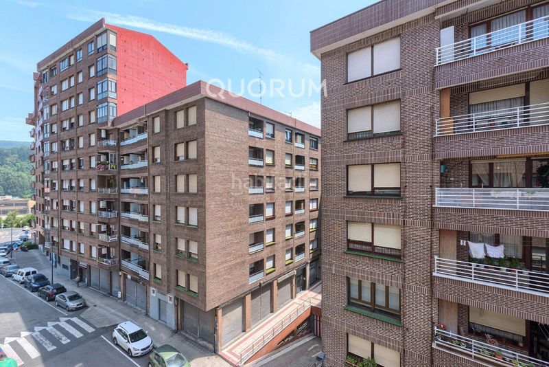 Foto db1b43b3-2bc3-42a3-ade0-65e4013b7b6e. Flat with heating in Centro-Ariz-Uribarri Basauri