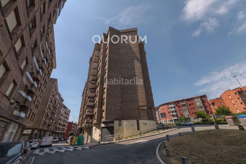 Foto e3df0466-5c75-492c-9f8b-a789c11c9636. Flat with heating in Centro-Ariz-Uribarri Basauri