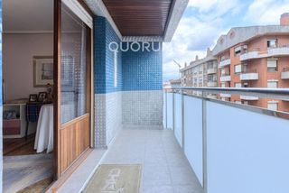 Appartement à Centro-Ariz-Uribarri. Pisazo de 5 dormitorios y 2 baños con ascensor cota cero y balcó