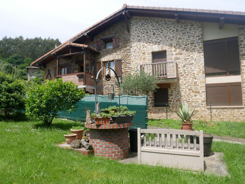 Foto a03f8423-8338-428d-8af9-1d184703cf85. Casa adossada amb calefacció a Arrankudiaga / Zollo