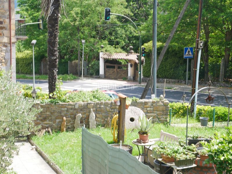 Foto d43b8d94-f454-4710-bec2-80278ce46547. Casa adossada amb calefacció a Arrankudiaga / Zollo