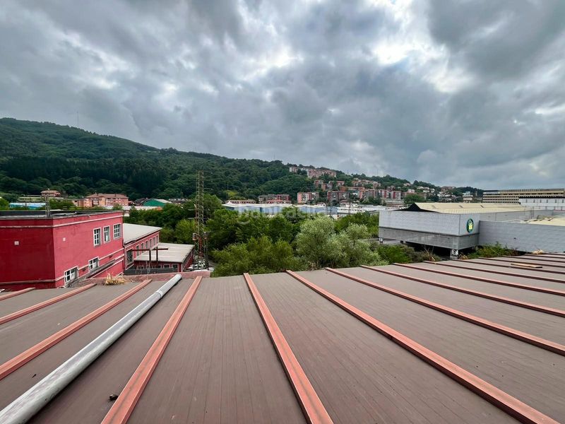Foto db0f1181-ca05-4f8a-b865-8878a7c7282b. Location bâtiment à usage industriel dans Pozokoetxe Basauri