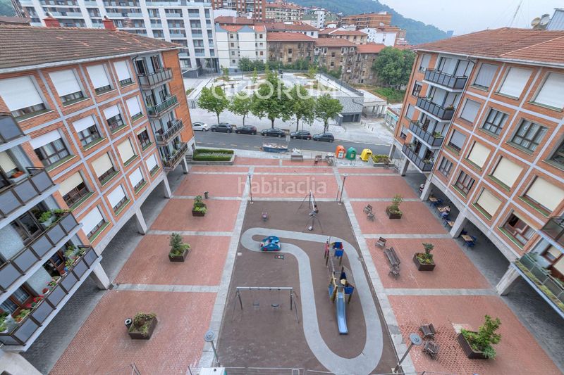 Foto b4a498ed-885e-4b7b-87d2-f6a08948188c. Pis amb calefacció aparcament a Centro-Ariz-Uribarri Basauri