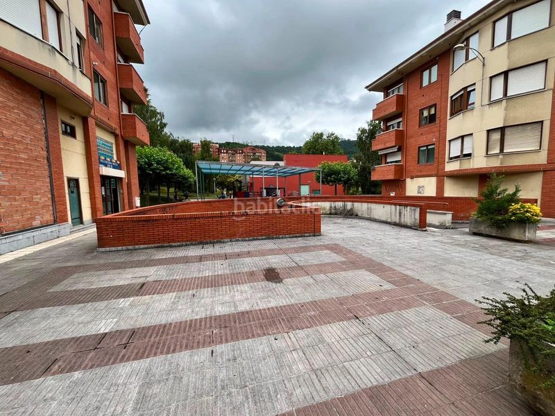 Foto bac95f3c-9470-4c46-bf0b-b21a0a1a0b1e. Aparcament cotxe a San Miguel Basauri