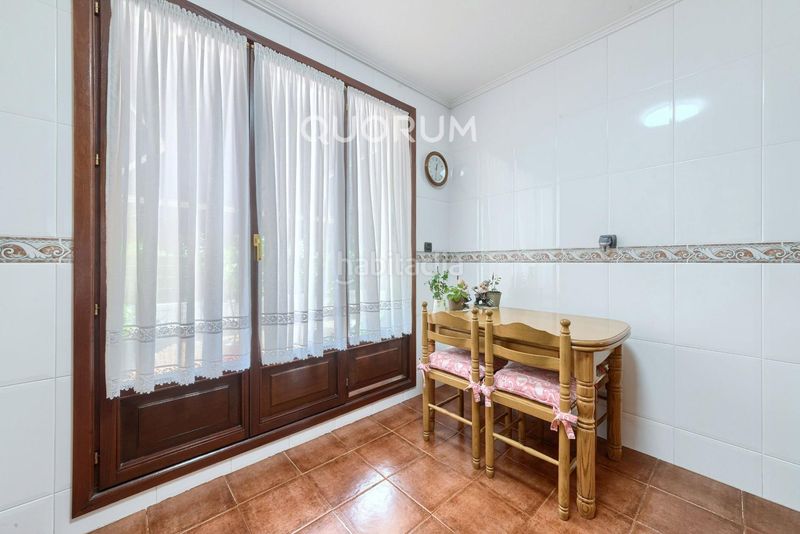 Foto a7992ccd-0c4a-4a7b-9e04-355c33048d07. Casa adossada amb calefacció aparcament a San Miguel Basauri
