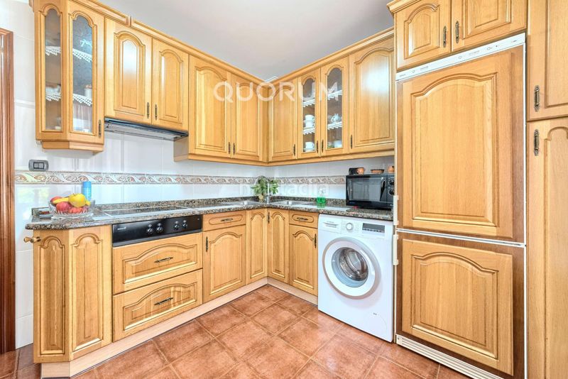 Foto c7b9e54a-2147-4e35-a251-999425381e02. Casa adossada amb calefacció aparcament a San Miguel Basauri