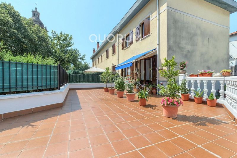 Foto eaf8e340-88ba-4c17-a931-c43f28f4ccd4. Casa adossada amb calefacció aparcament a San Miguel Basauri