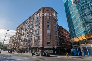 Flat in Centro-Ariz-Uribarri. Piso totalmente exterior de 2 dormitorios con ascensor y balcón