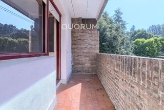 Appartement à Arrigorriaga. Piso amplio y luminoso de 3 dorm. con terraza y balcón y ascenso