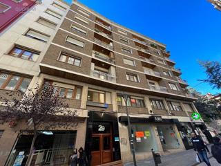 Office space in Ermua. Se vende entreplanta de 157 metros cuadrados en ermua zona centr