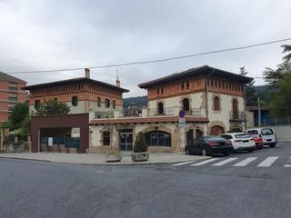 Affitto Locale commerciale in Etxebarri, Anteiglesia de San Esteban. Se alquila gran local a estrenar de 301m2 en el centro de etxeba