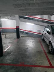 Autoparkplatz in El Camp de l´Arpa del Clot