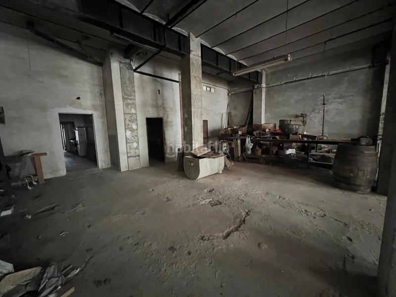 Foto 6a4b70da-f97e-4443-9fbd-76d684007f31. Alquiler local comercial en Sagrada Família Barcelona