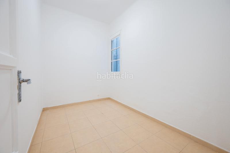 Foto e771dd74-13f2-40ac-b6e0-a1ddd88180a3. Pis a Sagrada Família Barcelona