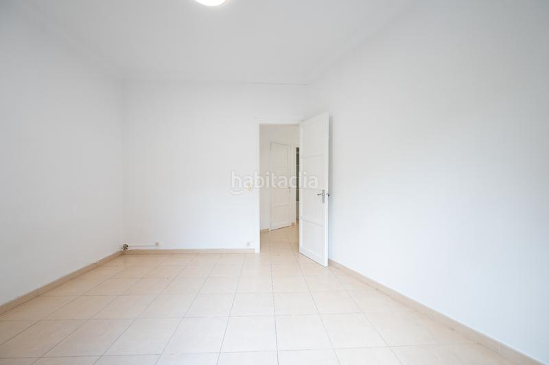 Foto f04bd924-387c-438d-8410-1020f3ecabc4. Piso en Sagrada Família Barcelona