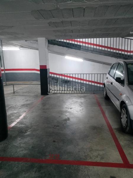 Foto 5931dd75-9692-402c-a152-228720dcffa0. Car parking in El Camp de l´Arpa del Clot Barcelona