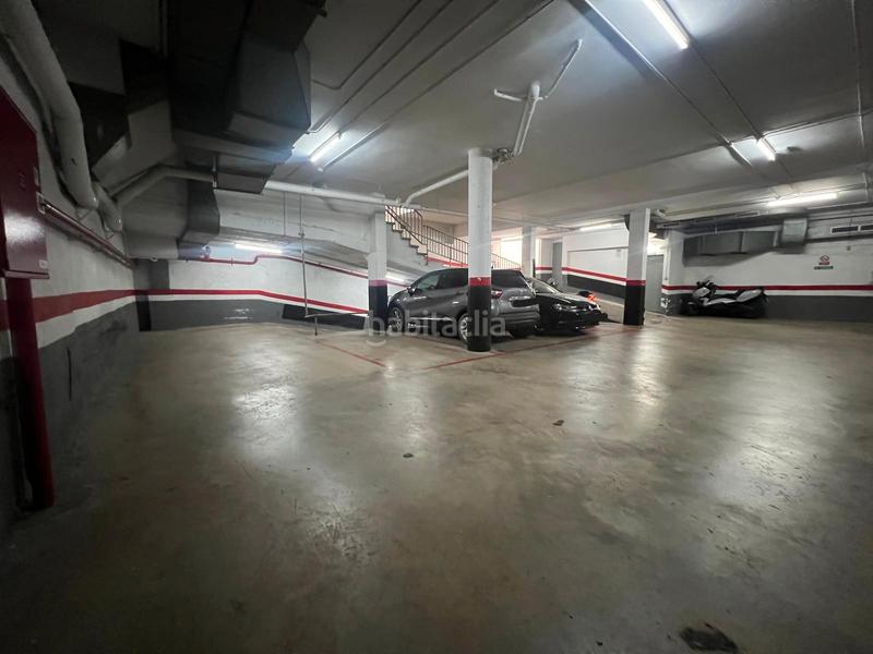 Foto 70a5d781-df17-4e34-addf-4ea1483b33b9. Parking voiture dans El Camp de l´Arpa del Clot Barcelona