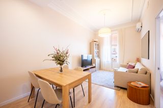 Appartement  Carrer del consell de cent 140. Piso en finca cl�sica en consell de cent