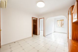 Appartement  Carrer holanda 44. Descubre este hogar lleno de luz y calma, un espacio donde cada