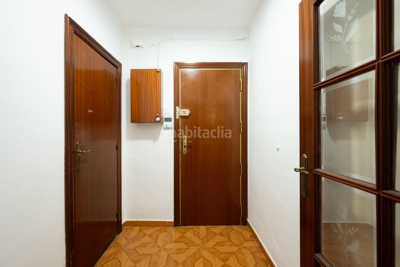 Foto fde3deed-63aa-413a-bf55-77fed778f9c2. Pis a Turó de la Peira Barcelona