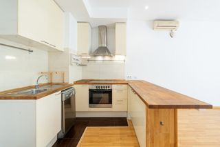 Piso en Pla�a de sants 9. Piso en venta el pla�a de sants