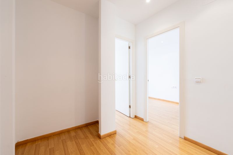 Foto 0b807ede-aeb4-4e56-b971-6ed5313a4632. Flat in plaça de Sants 9 in Sants Barcelona
